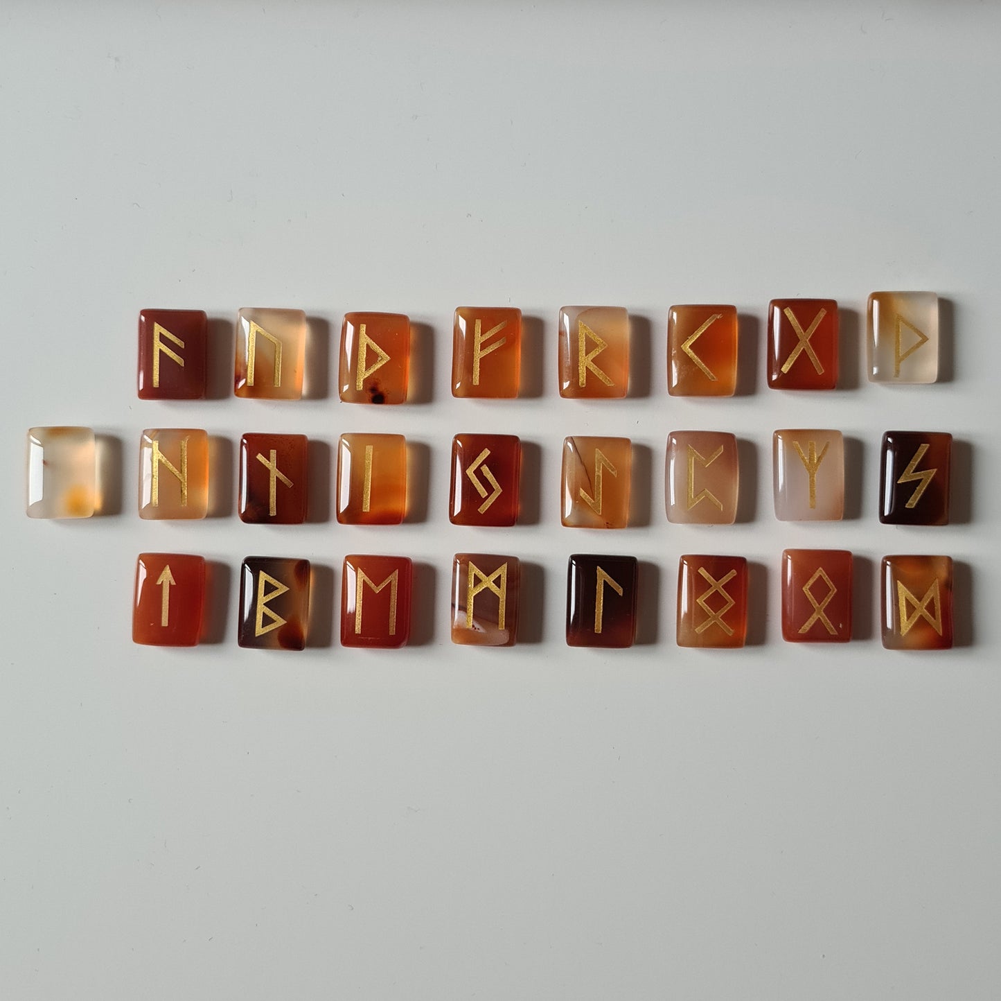 Rune Set – Elder Futhark – Carnelian