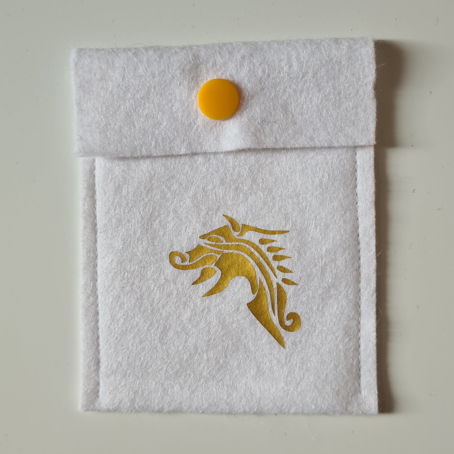 Rune Set – Elder Futhark – Carnelian