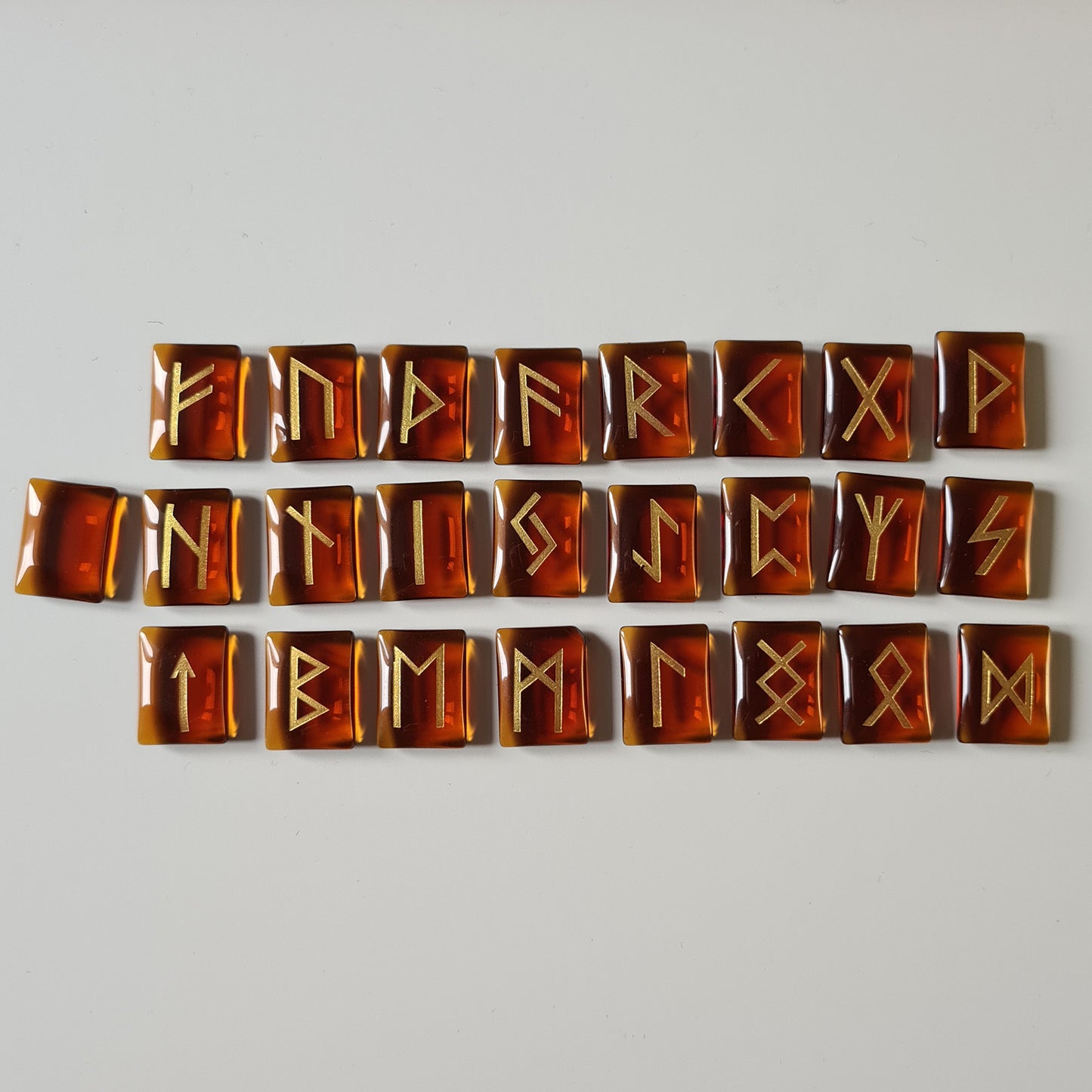 Rune Set – Elder Futhark – Carnelian