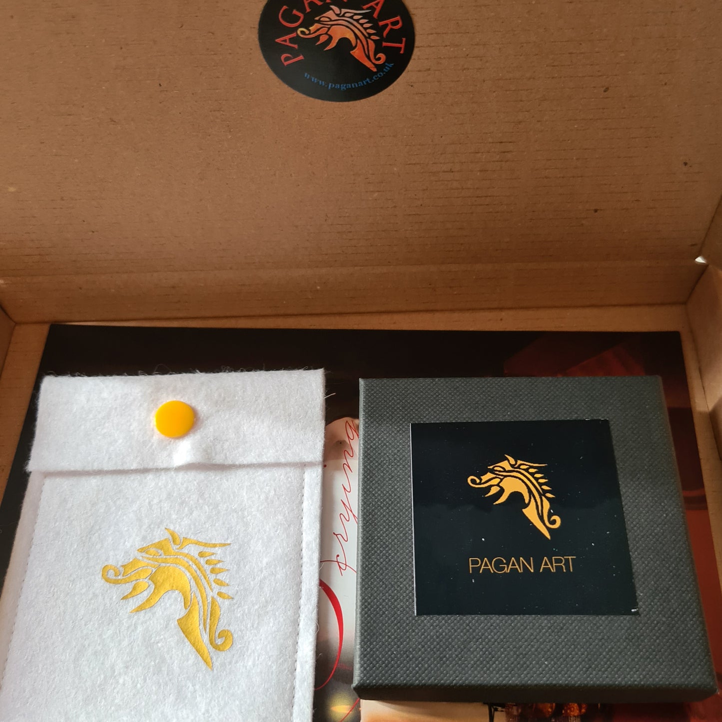 Rune Set – Elder Futhark – Carnelian